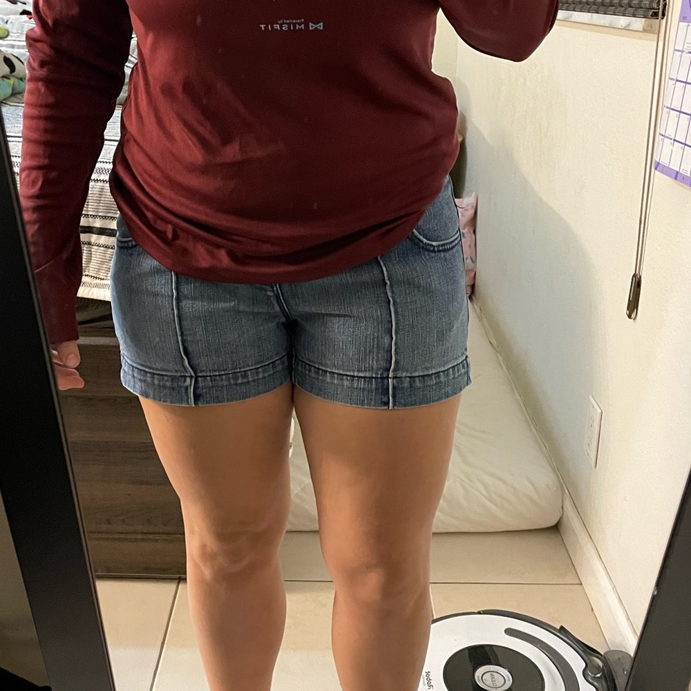 Maternity Jean  shorts 🤍💚